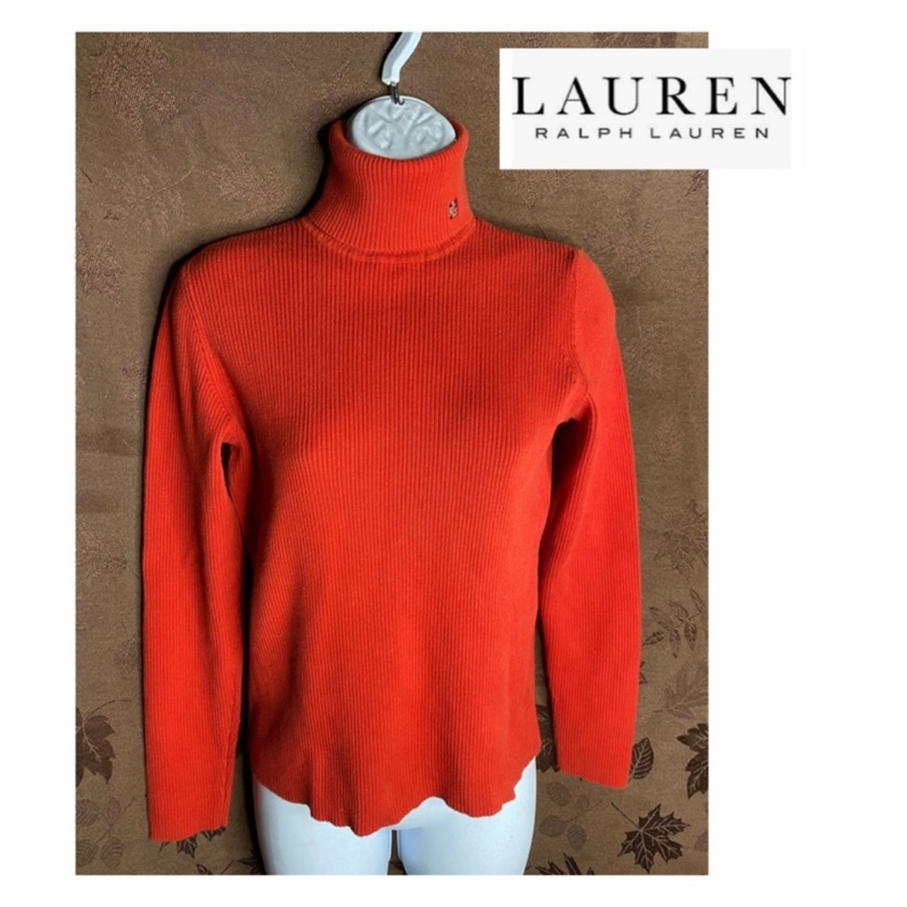 Vintage Lauren Ralph Lauren size medium logo turtleneck